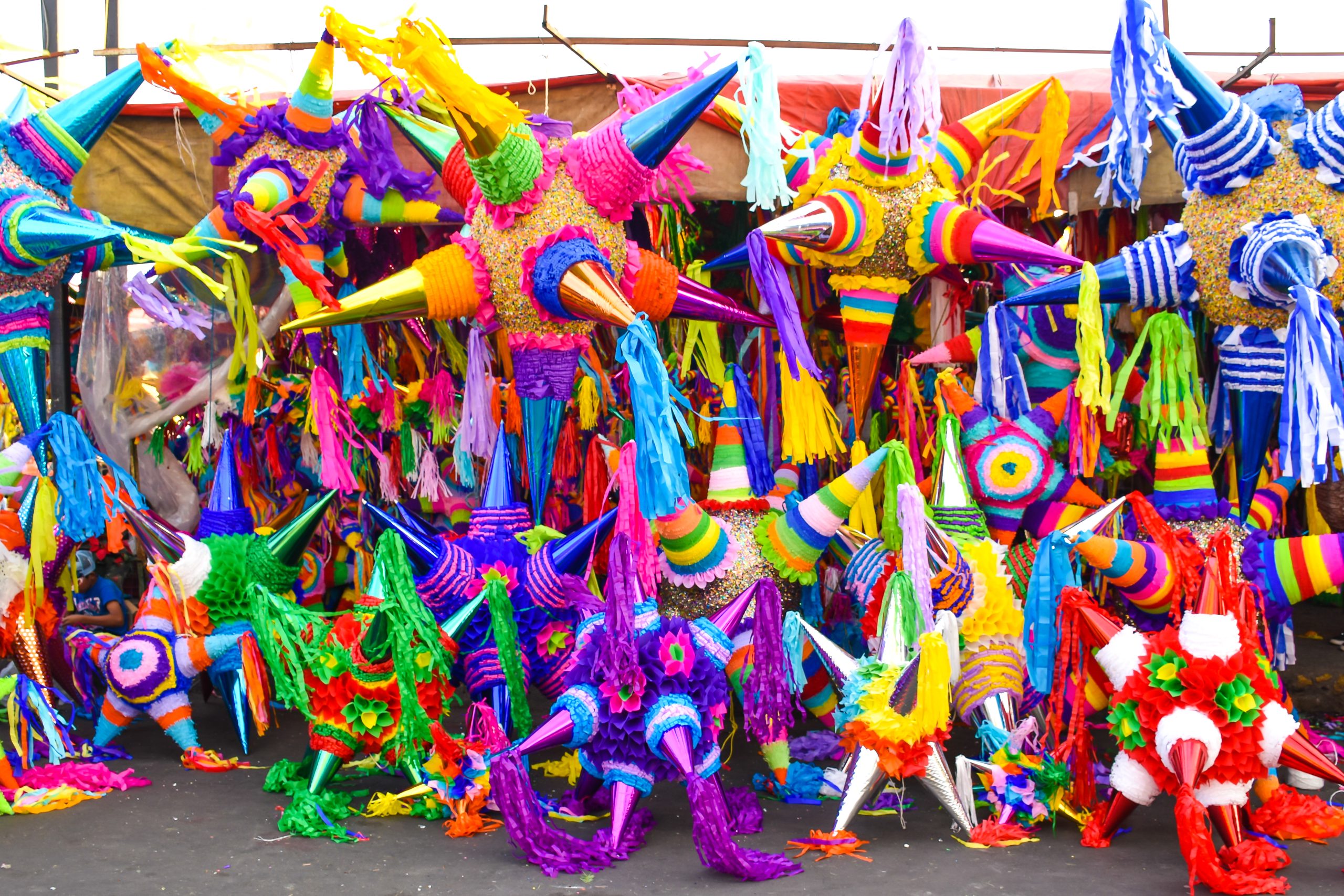 Mareo Seducir Iluminar Los múltiples orígenes de la piñata | Pima County Public Library